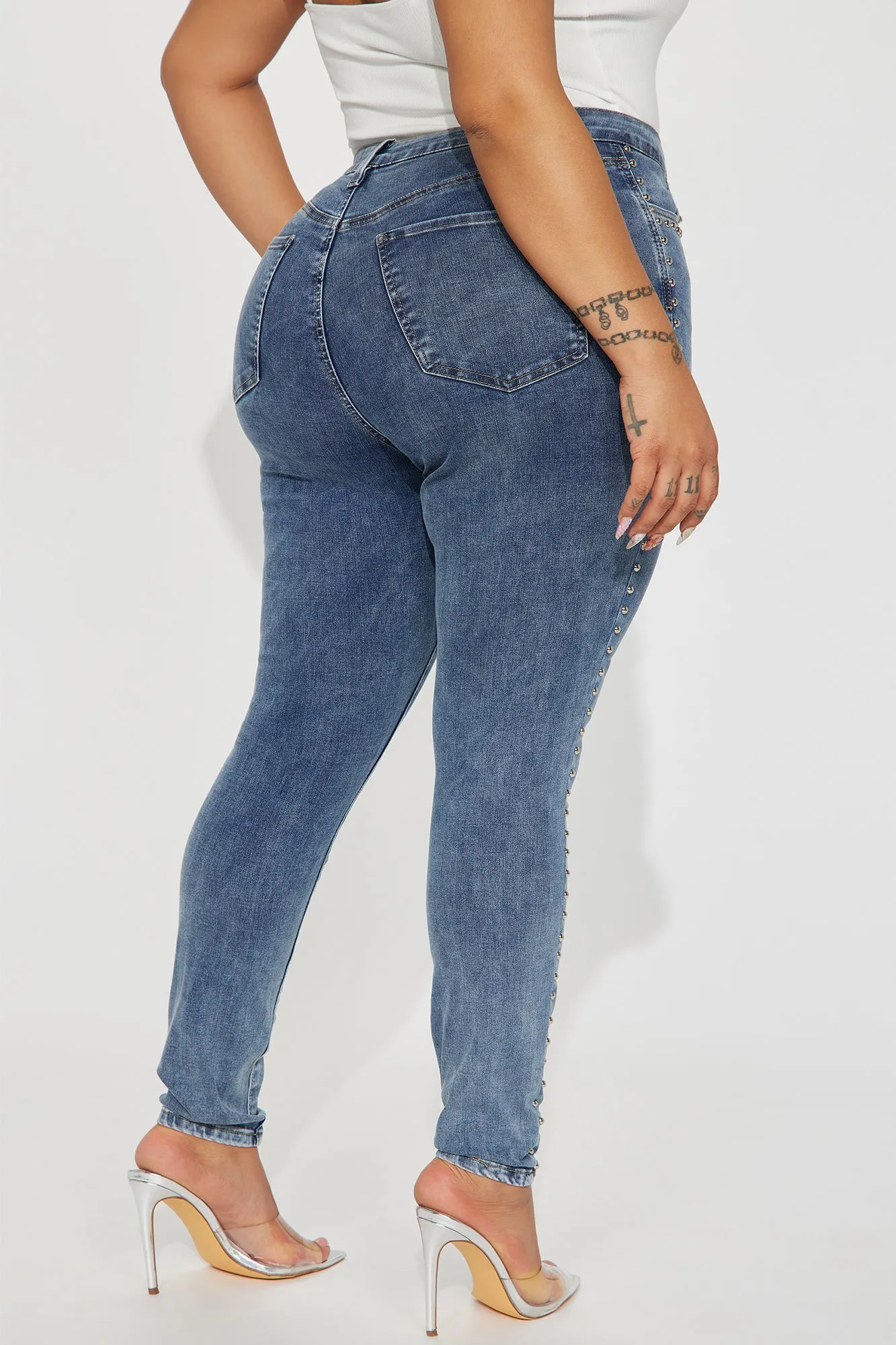A Different Vibe Studded Stretch Skinny Jeans - Medium Wash