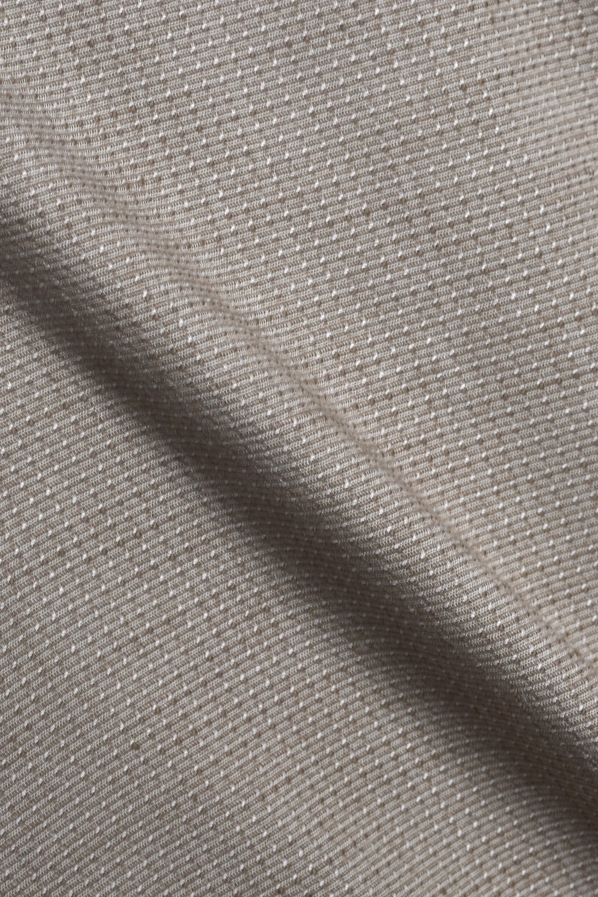 EASY IRON TEXTURED MANDARIN SHIRT IN BEIGE