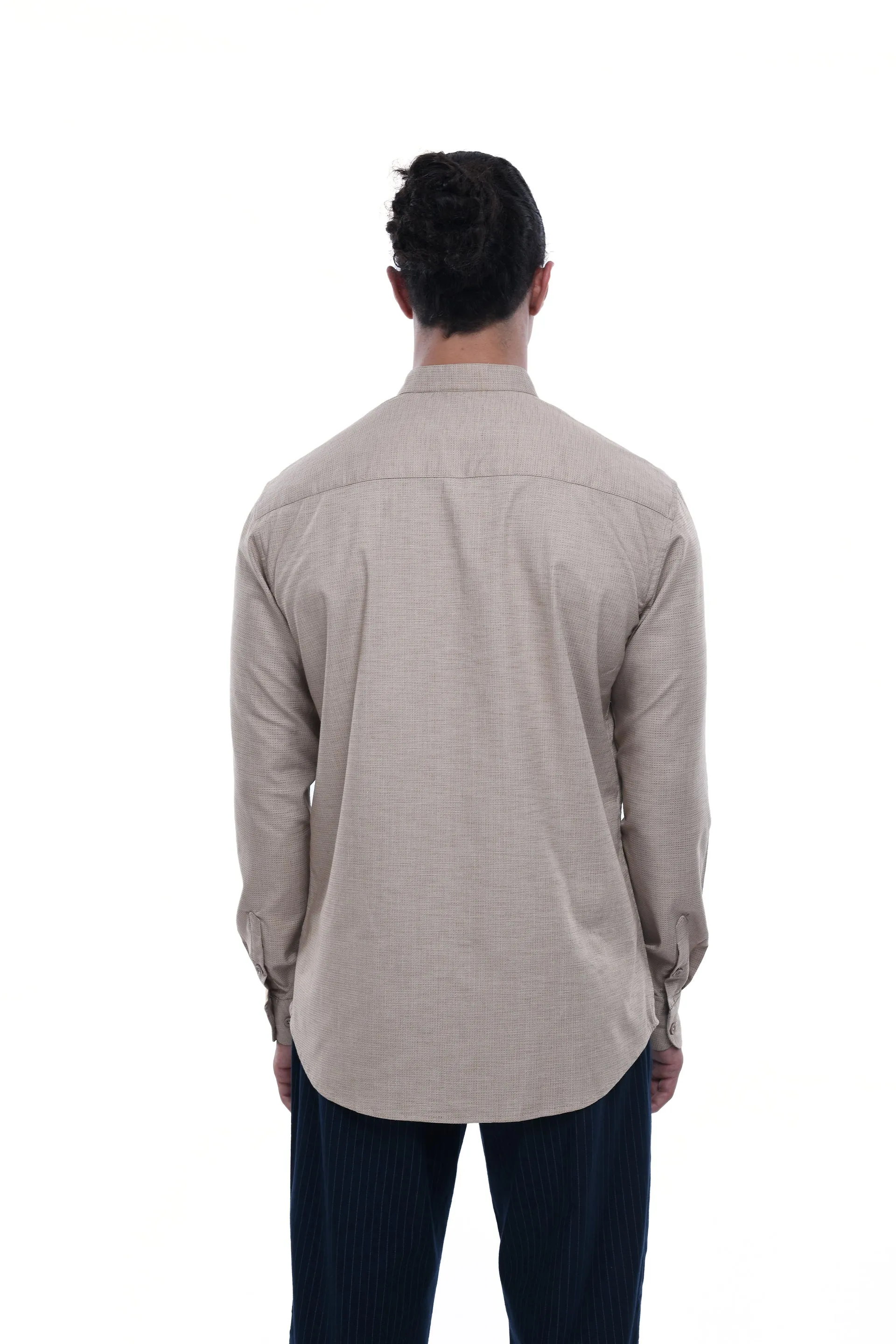 EASY IRON TEXTURED MANDARIN SHIRT IN BEIGE