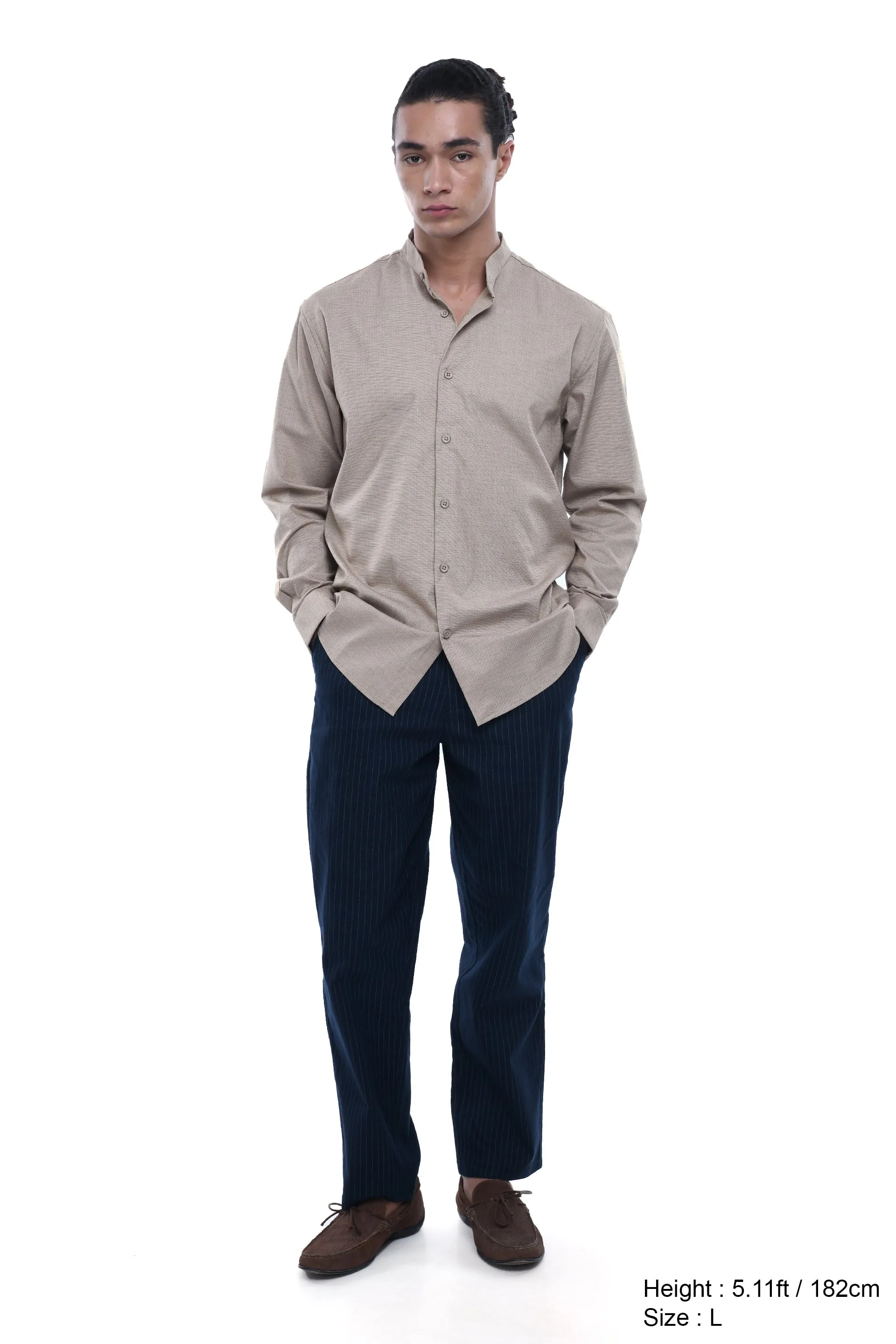 EASY IRON TEXTURED MANDARIN SHIRT IN BEIGE