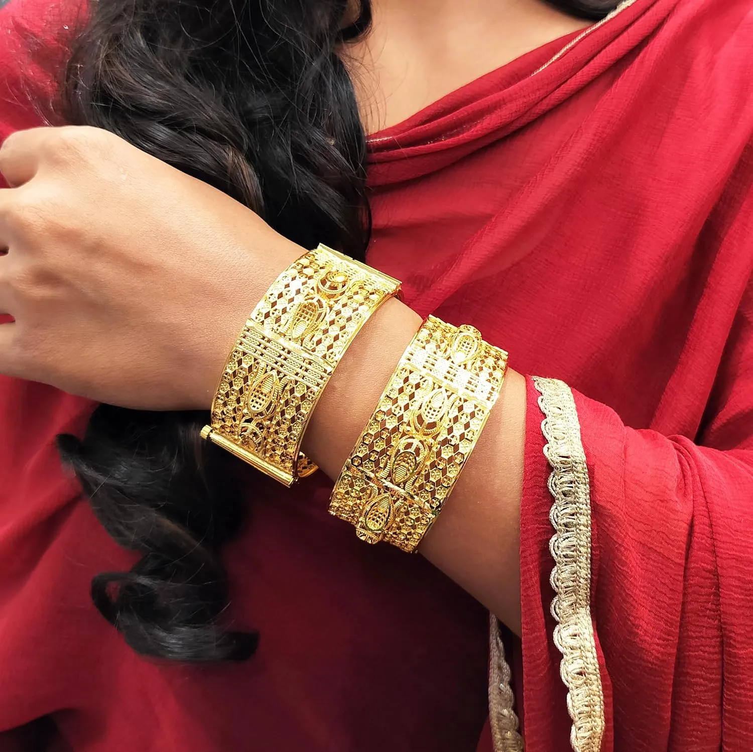 Efulgenz Indian Bangles for Women Indian Bangle Set Gold Tone Plain Glossy Engraved Hinge Openable Big Bracelet Bangle Jewelry for Women