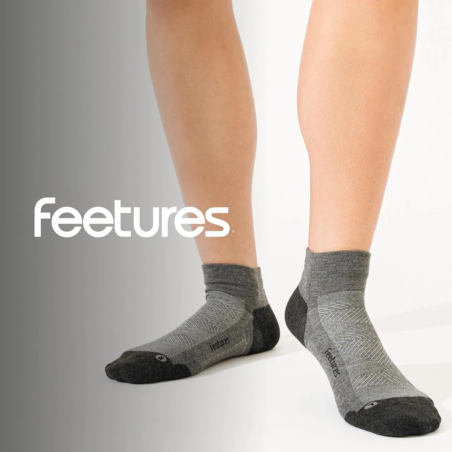 Feetures Elite Max Cushion Low Cut - Athletic Running Sock - Sport Sock with Targeted Compression - (1 Pair)