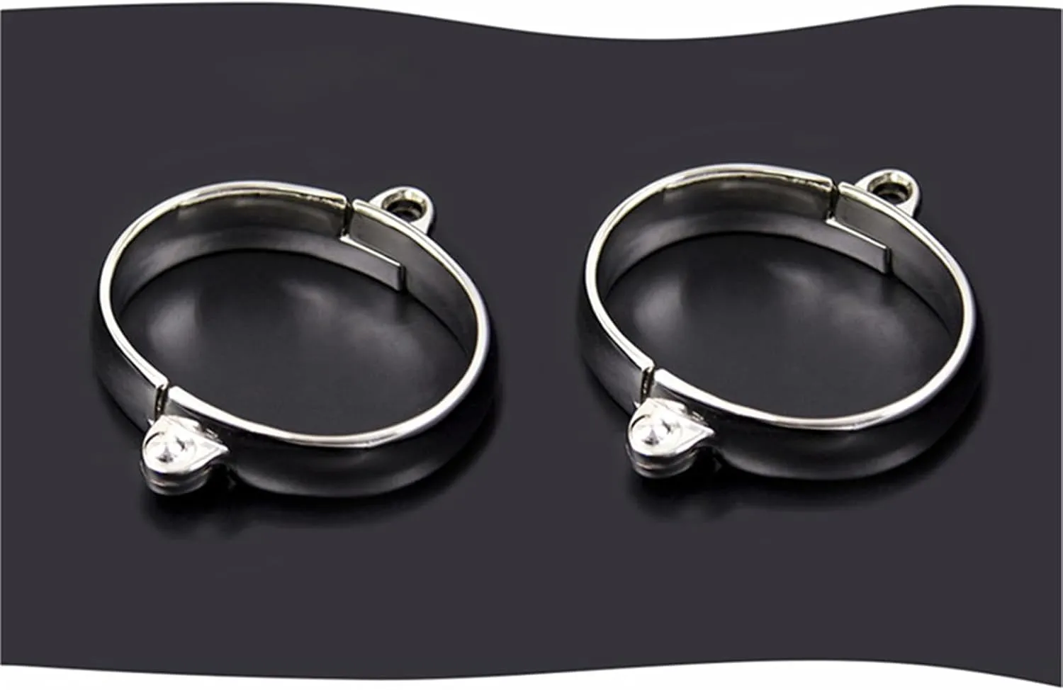 Make a Fashion Statement with Fashion Alloy Bangles - Ankle Bracelet with Connect Chain Lockable Bracelet Kits - Your Ultimate Cosplay Cuffs Bar Costume Accessory