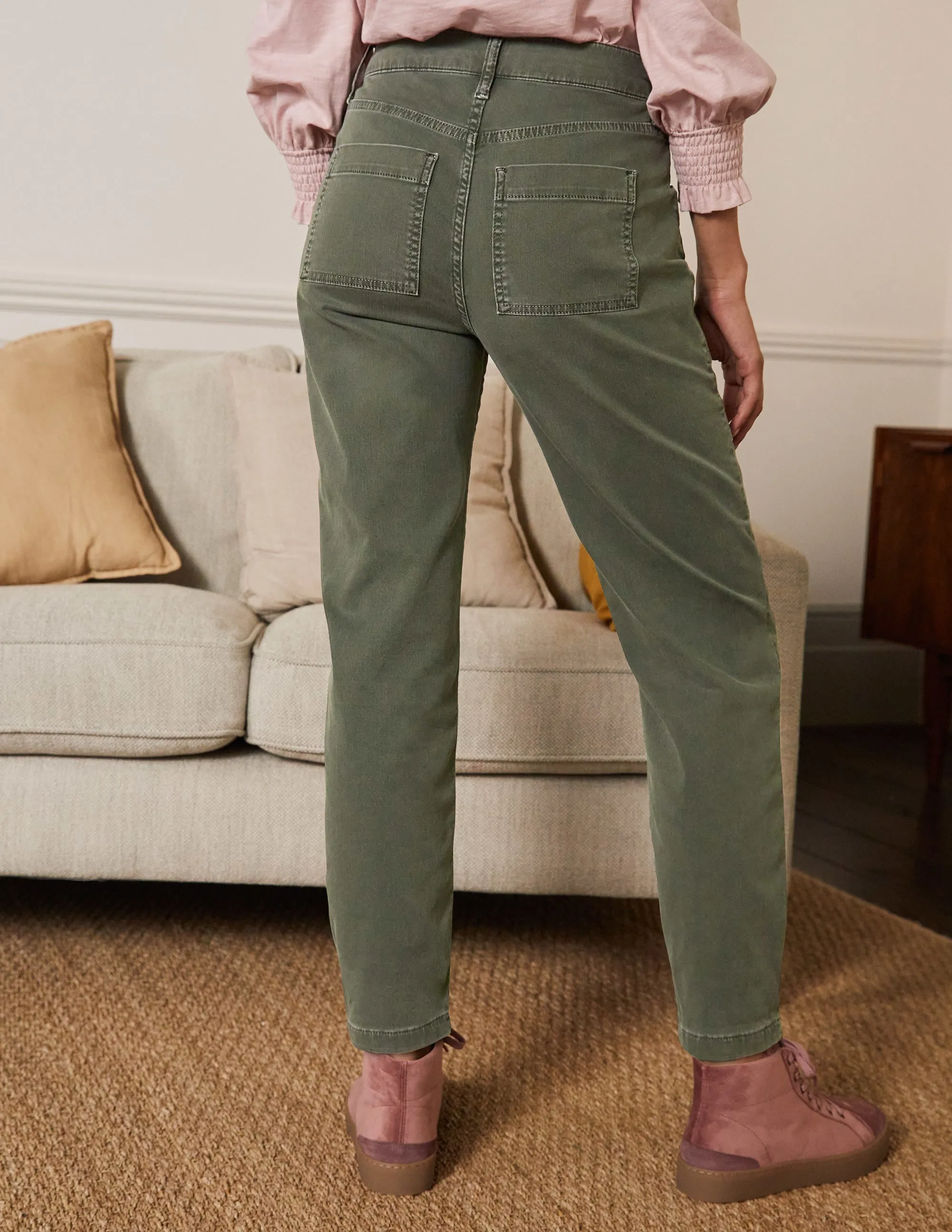 Patch Pocket Tapered Jeans-Marsh