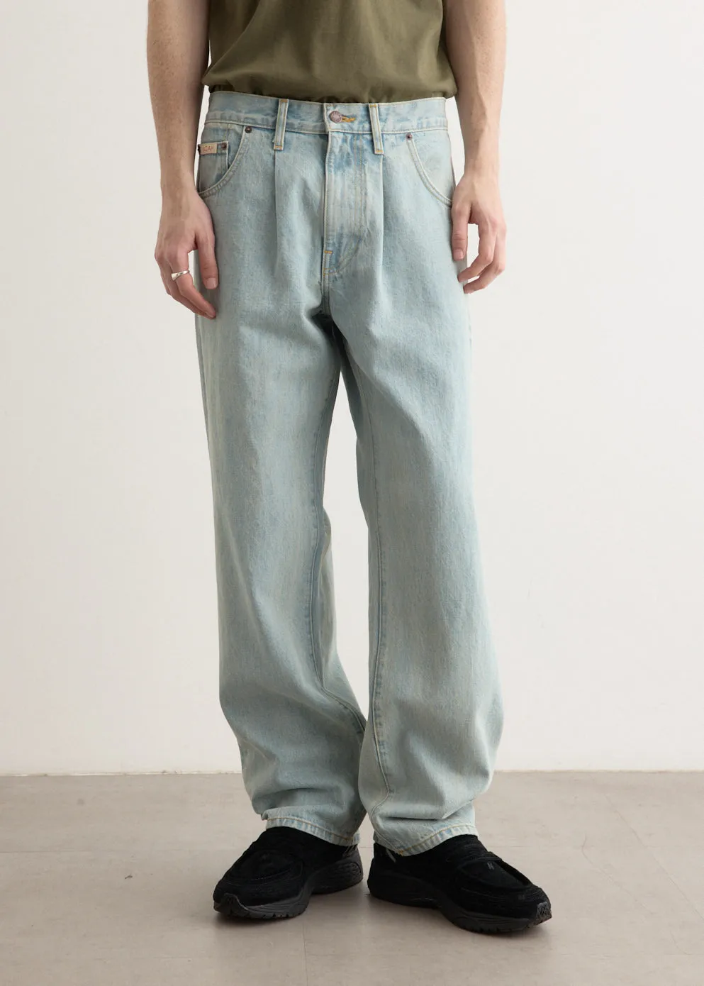 Pleated Jeans