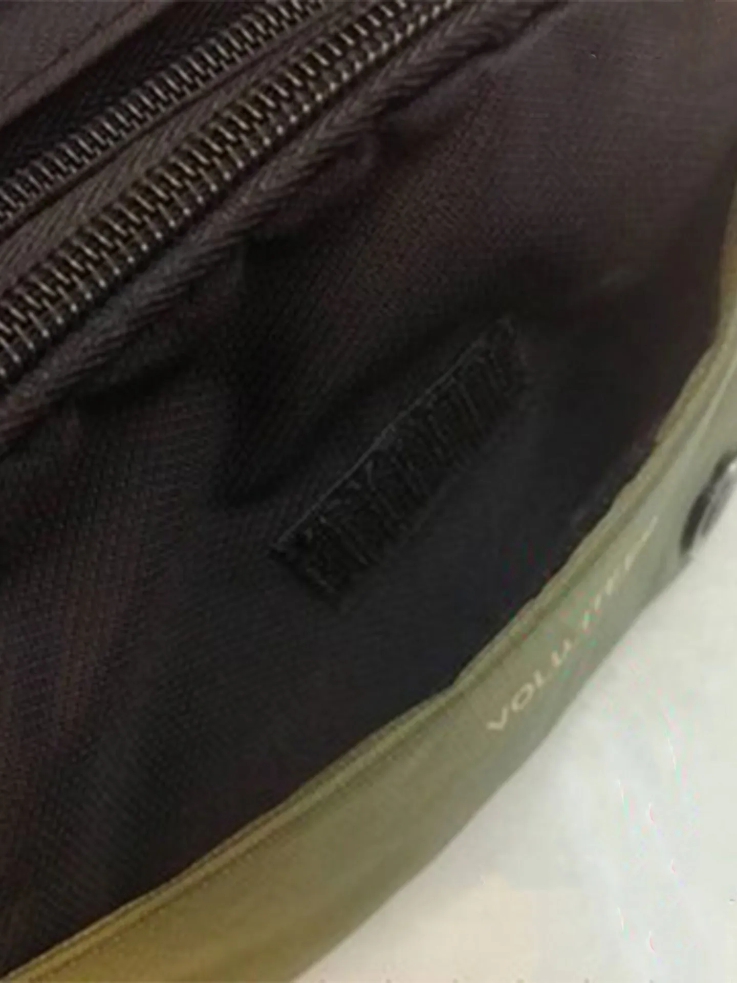 Volunteer 1698-16 Shoulder Bag