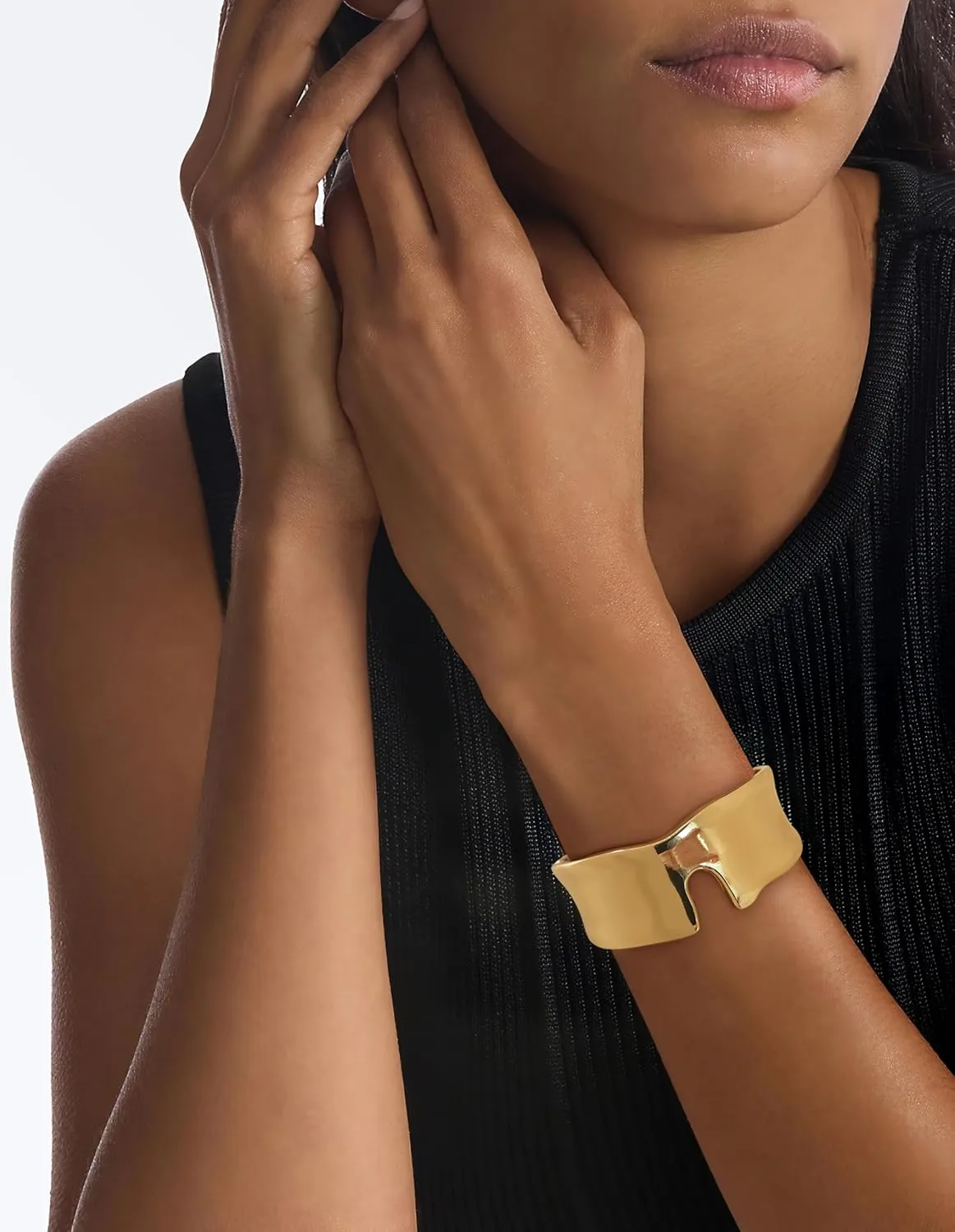 WOWORAMA Chunky Gold Bangles Bracelet for Women Trendy Polished Gold Chunky Bracelets Wide Thick Statement Bracelet Open Hinged Bangle Bracelets Jewelry