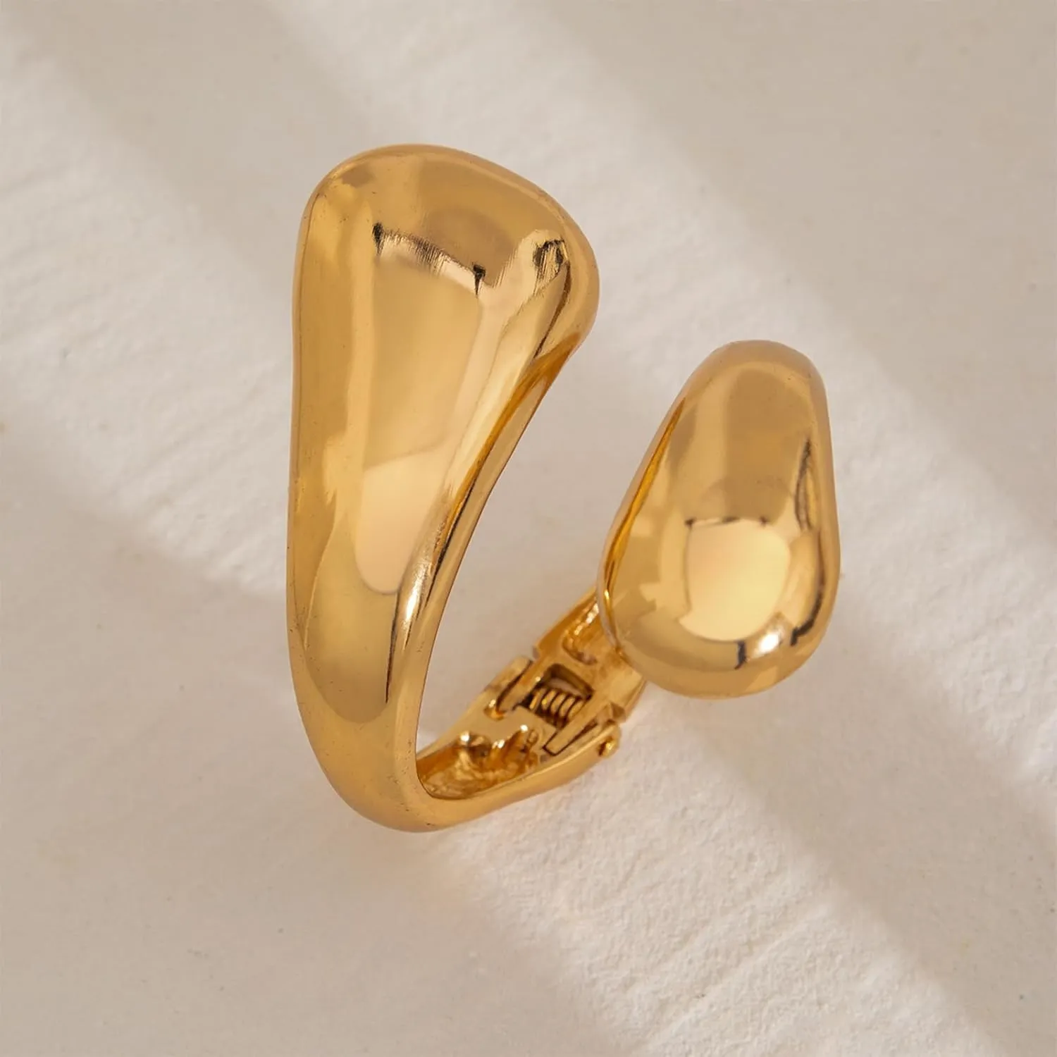 YANCHUN 2PCS Gold Bangles for Women Silver Bangle Bracelets Chunky Bangles Bracelets Non Tarnish Gold/Silver Bracelet for Women Trendy Jewelry Gift